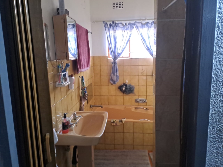 4 Bedroom Property for Sale in Oos Einde North West